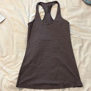 Lululemon tank top! Size 4!